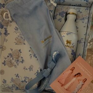 Stanley Floral Slim Bottle - Blue and White